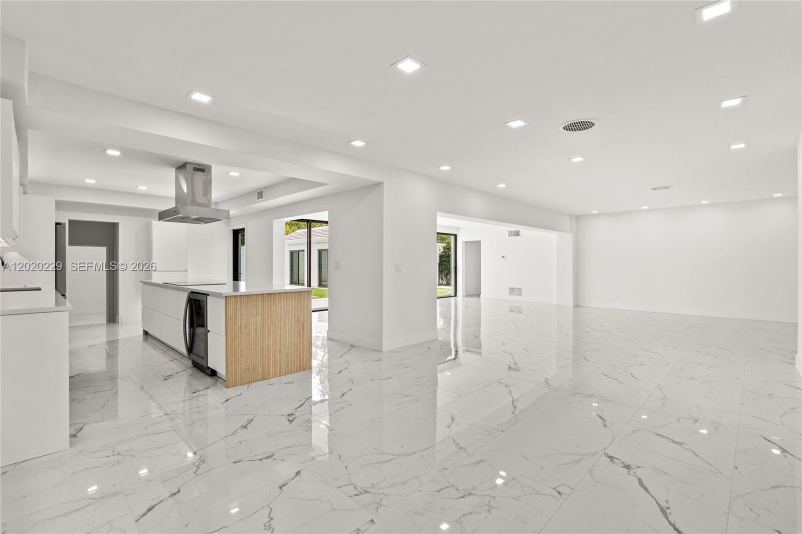 112 E 1st Ct Miami Beach, FL 33139