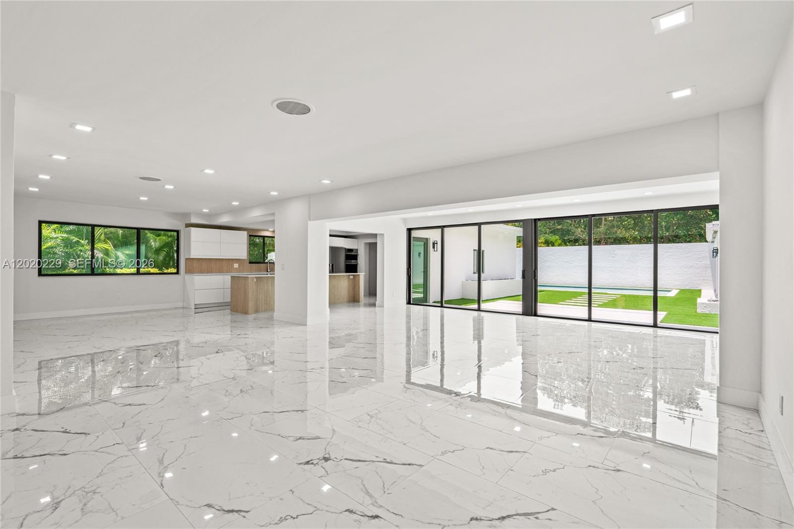112 E 1st Ct Miami Beach, FL 33139