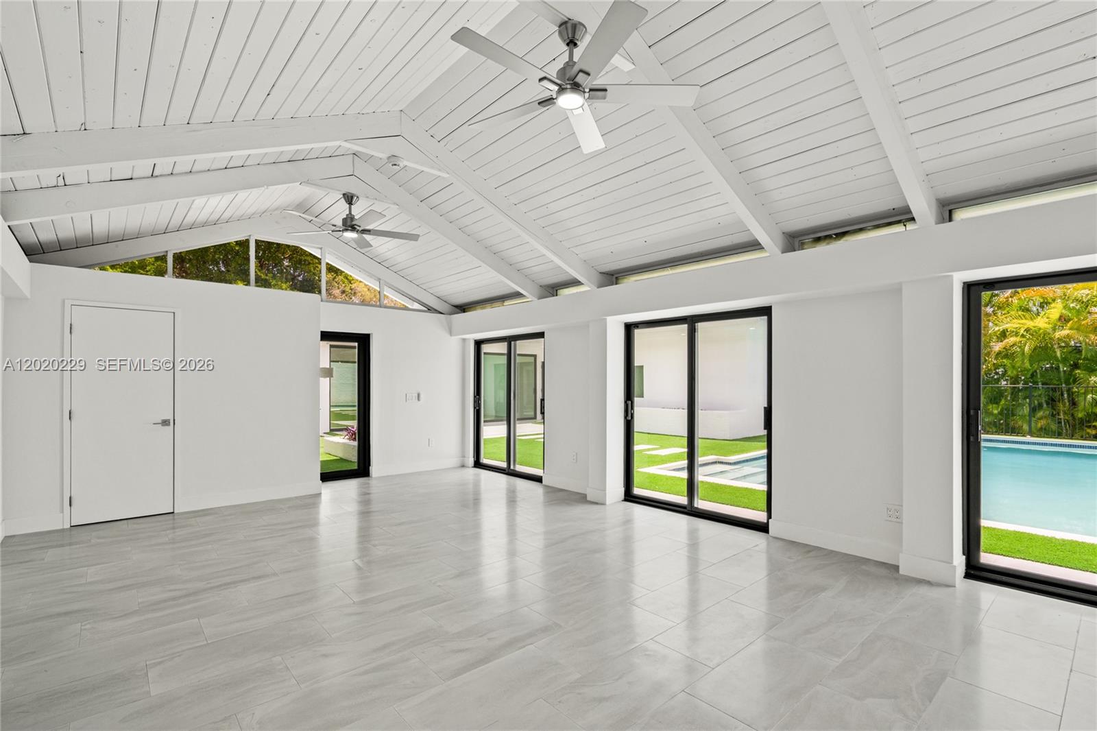 112 E 1st Ct Miami Beach, FL 33139