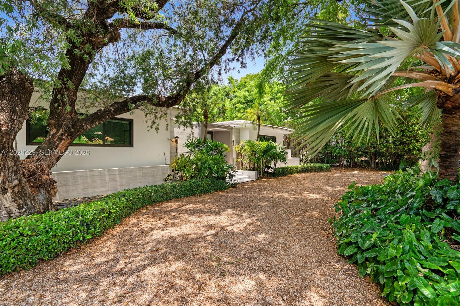 112 E 1st Ct Miami Beach, FL 33139