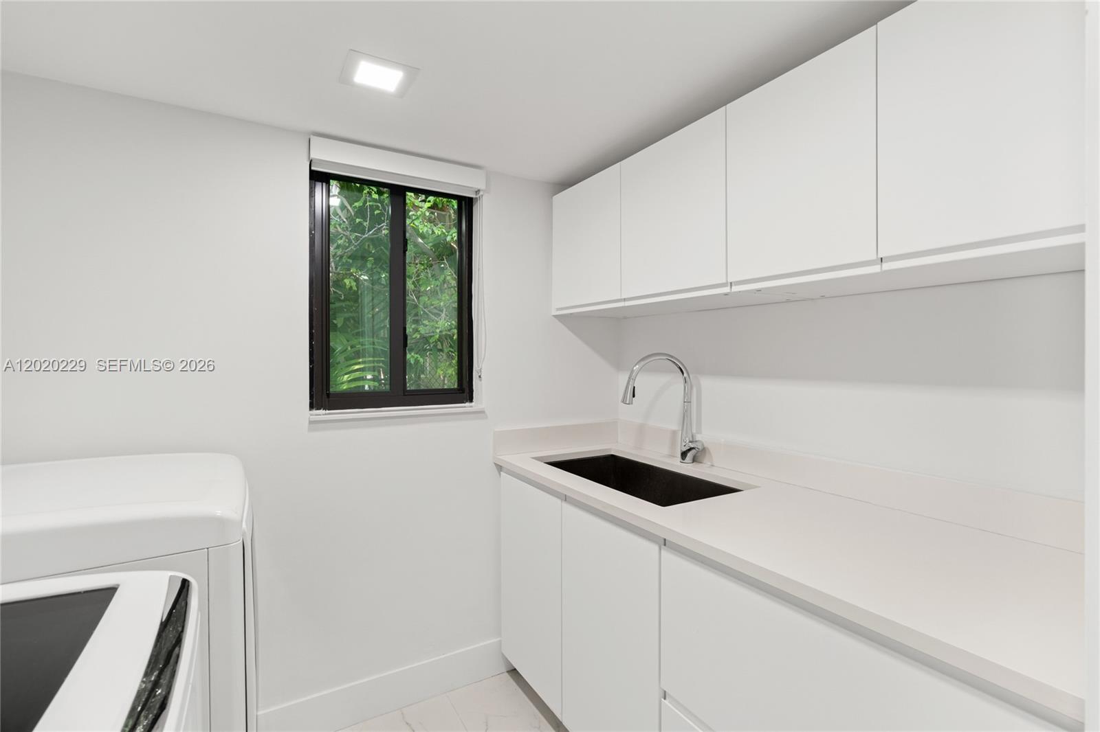 112 E 1st Ct Miami Beach, FL 33139