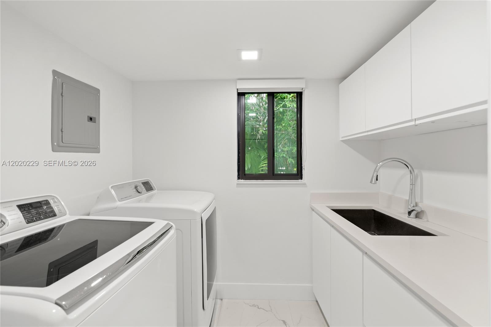 112 E 1st Ct Miami Beach, FL 33139