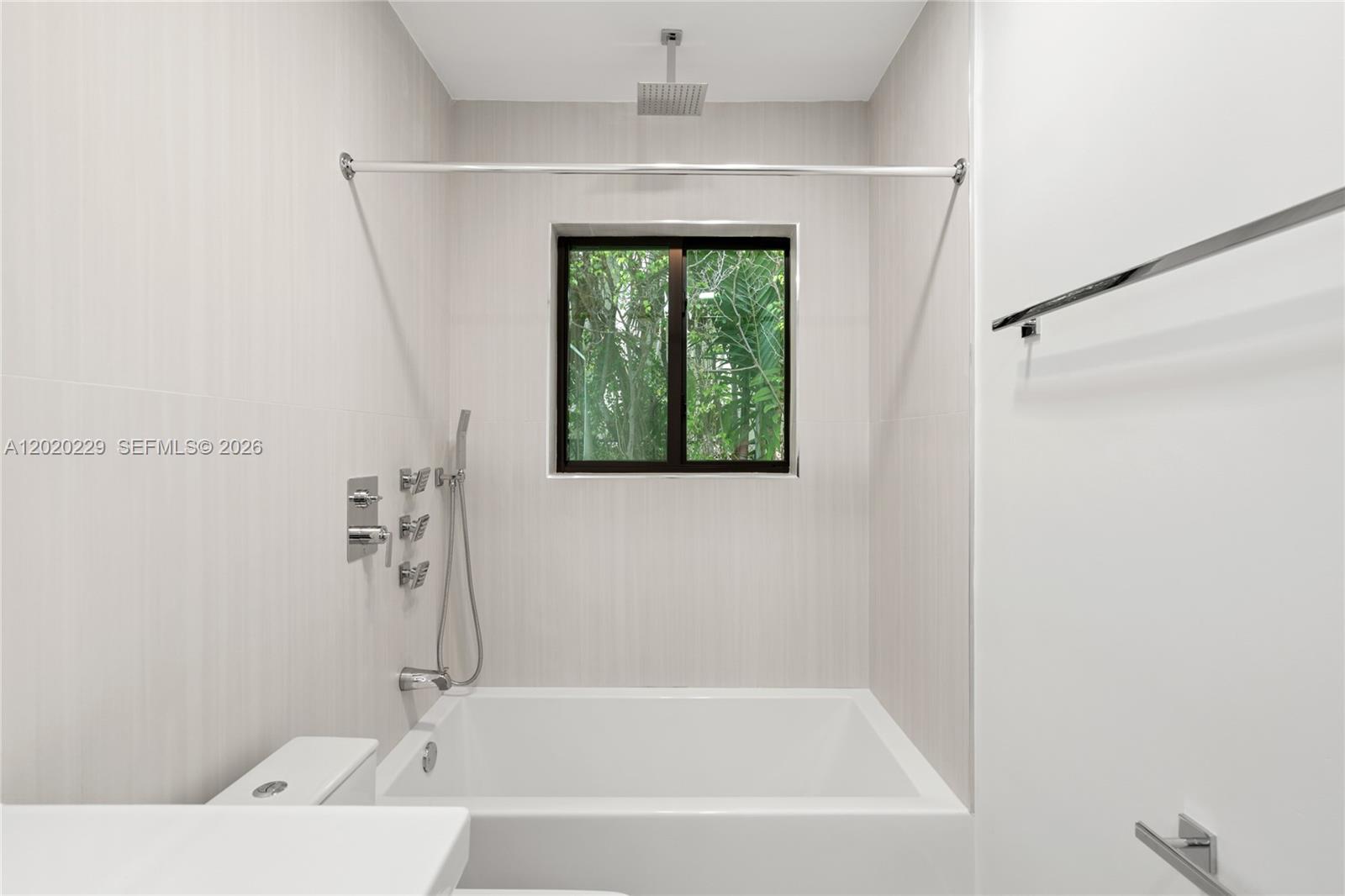 112 E 1st Ct Miami Beach, FL 33139
