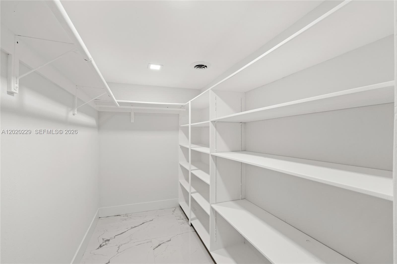 112 E 1st Ct Miami Beach, FL 33139