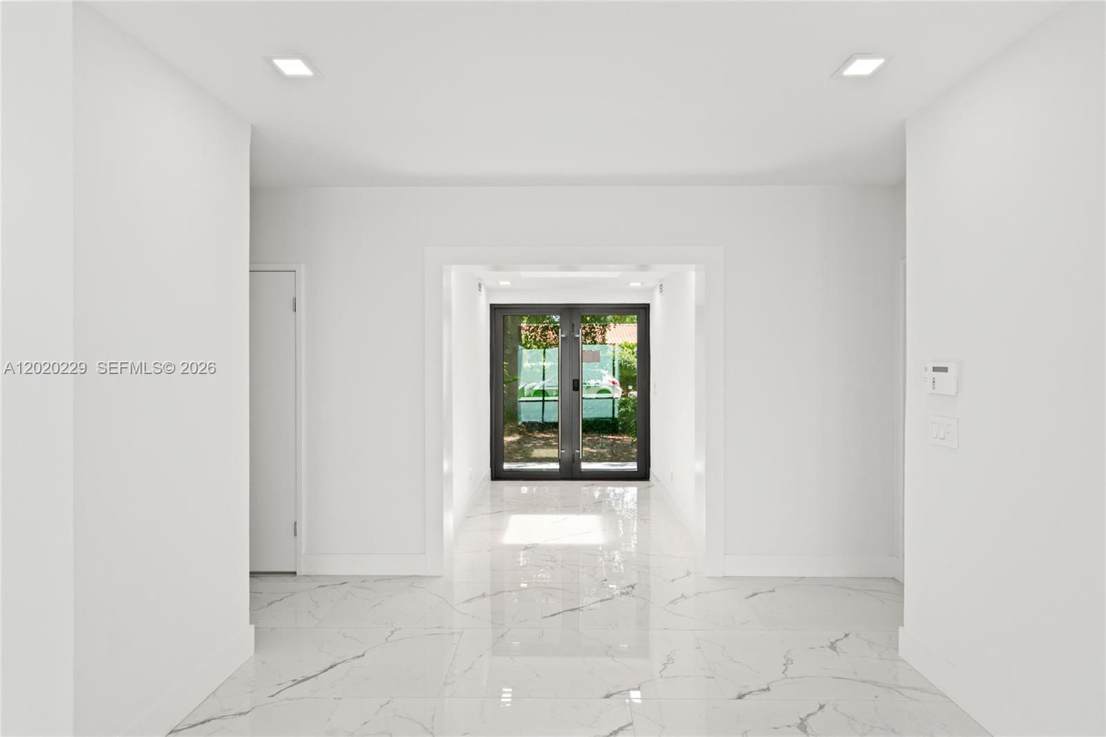 112 E 1st Ct Miami Beach, FL 33139