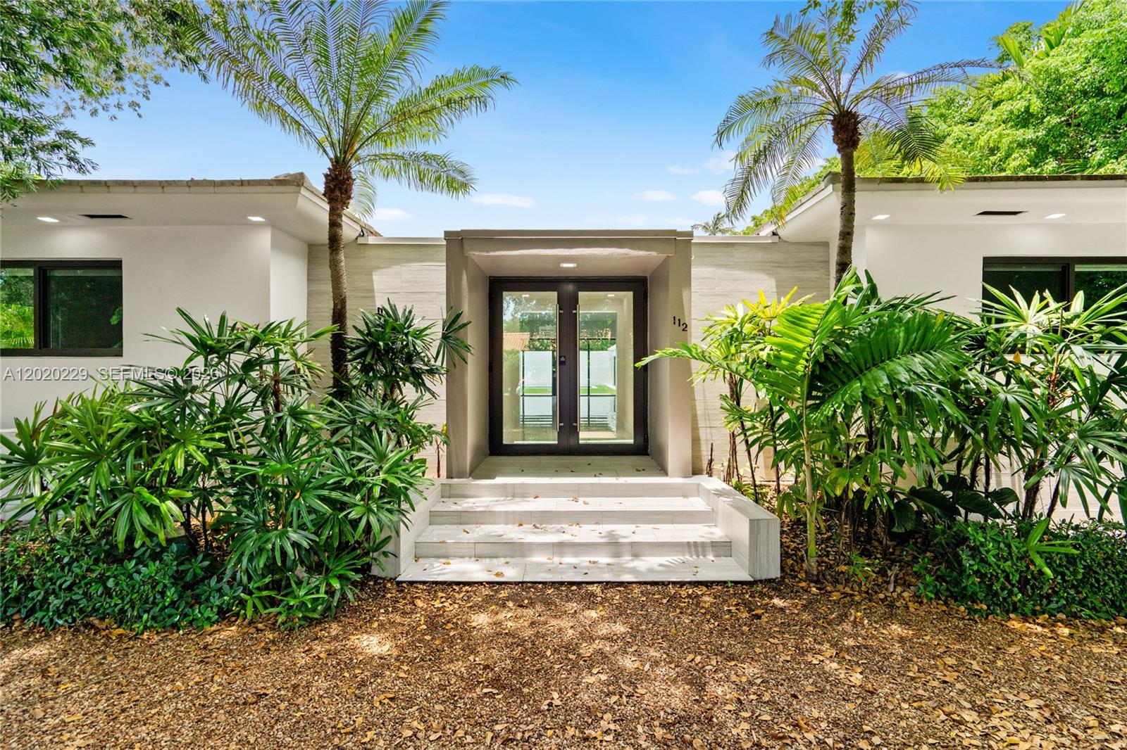 112 E 1st Ct Miami Beach, FL 33139