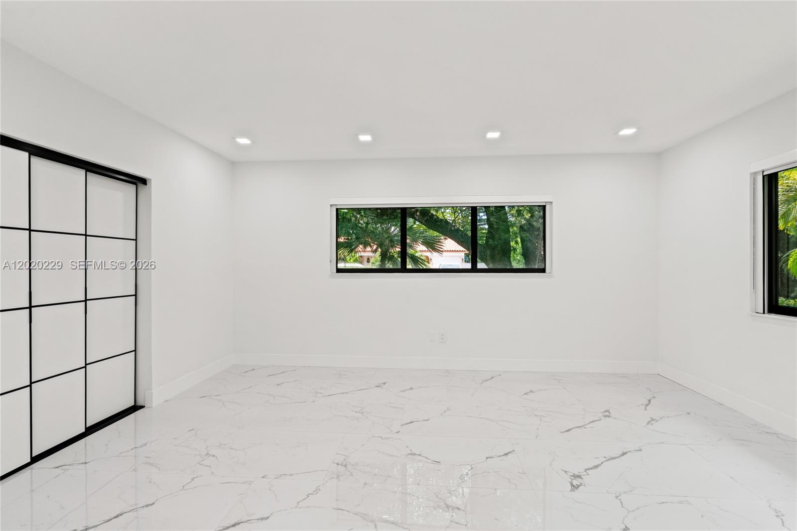 112 E 1st Ct Miami Beach, FL 33139