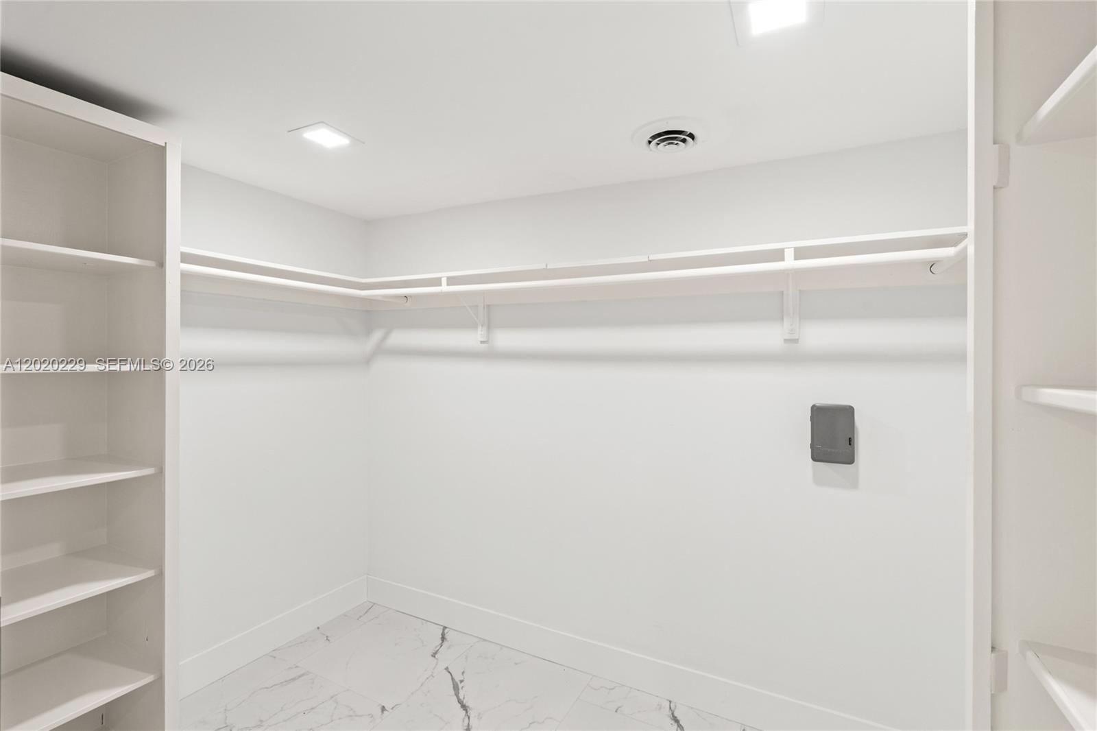 112 E 1st Ct Miami Beach, FL 33139