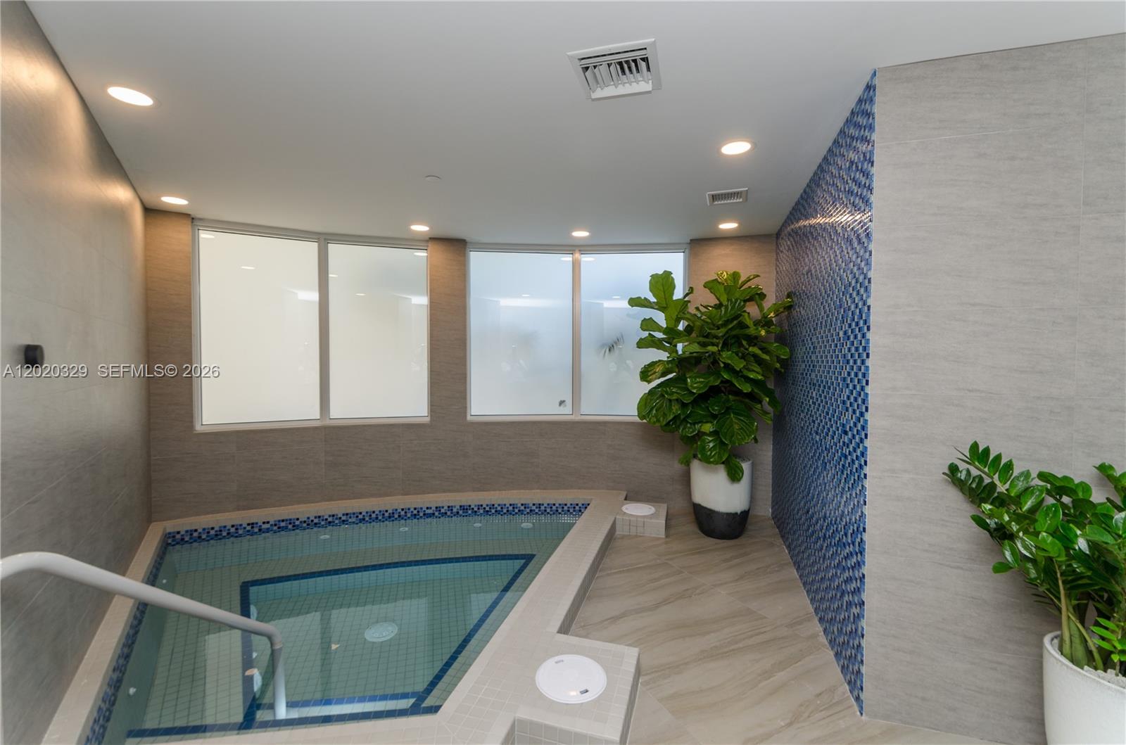 20281 E Country Clb Dr #2101 Aventura, FL 33180