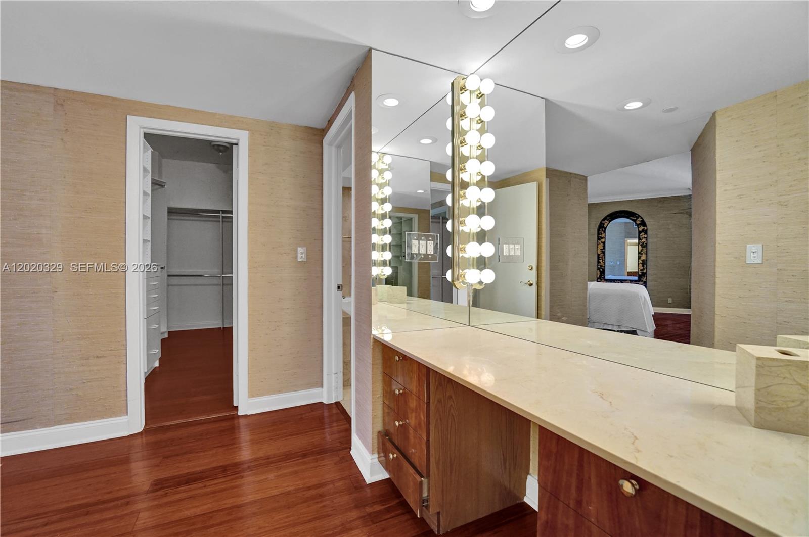 20281 E Country Clb Dr #2101 Aventura, FL 33180