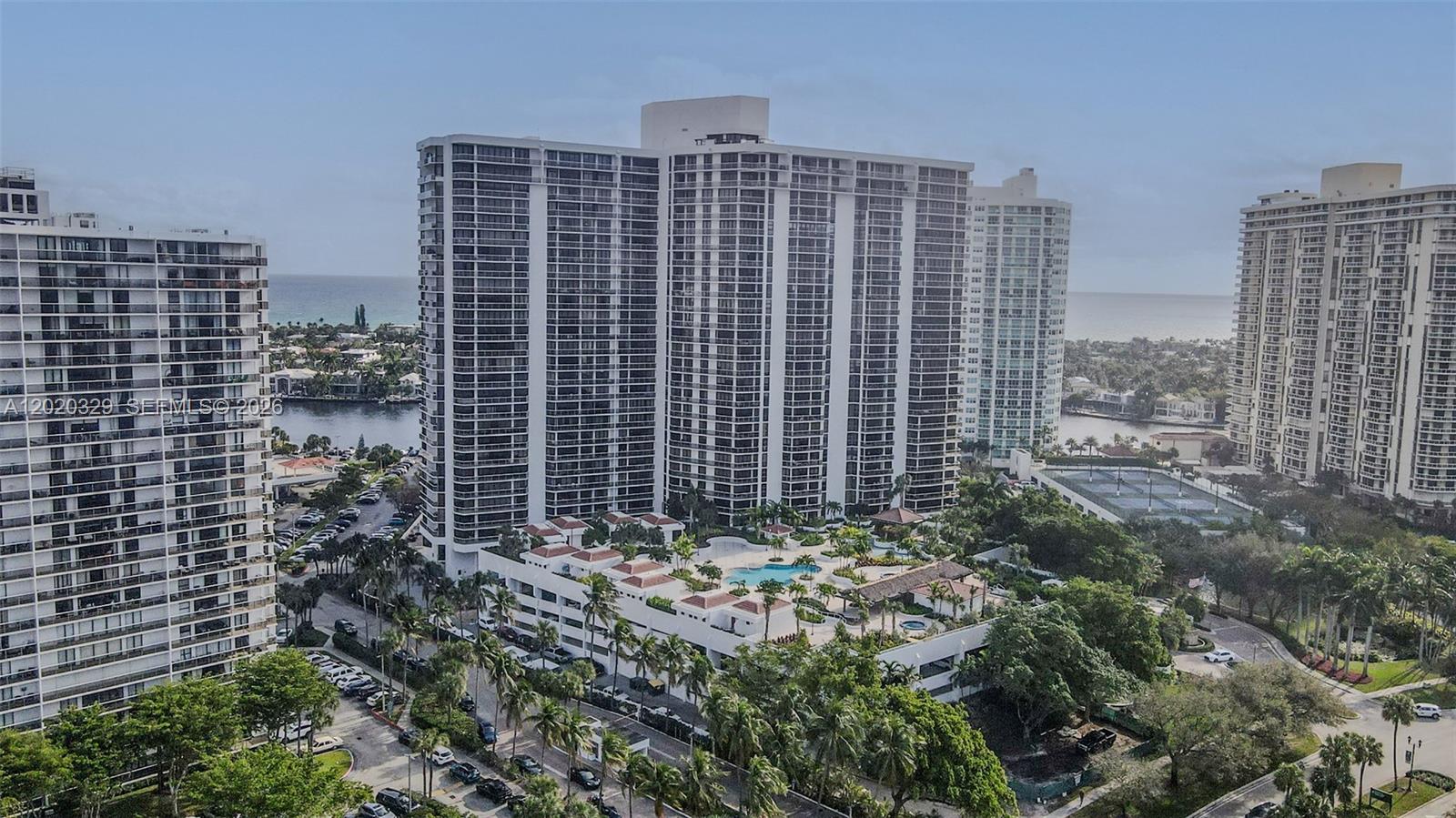 20281 E Country Clb Dr #2101 Aventura, FL 33180