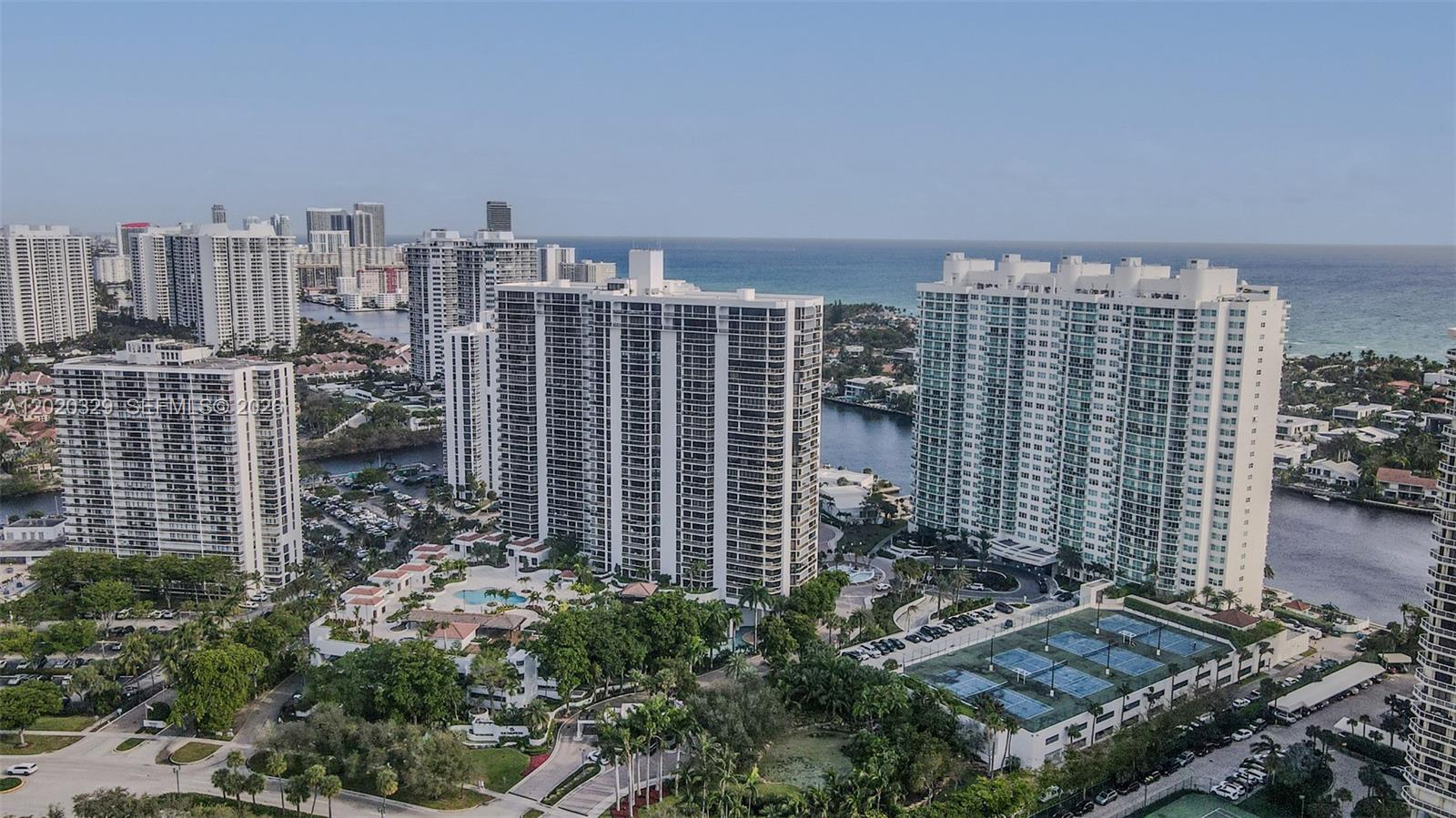 20281 E Country Clb Dr #2101 Aventura, FL 33180
