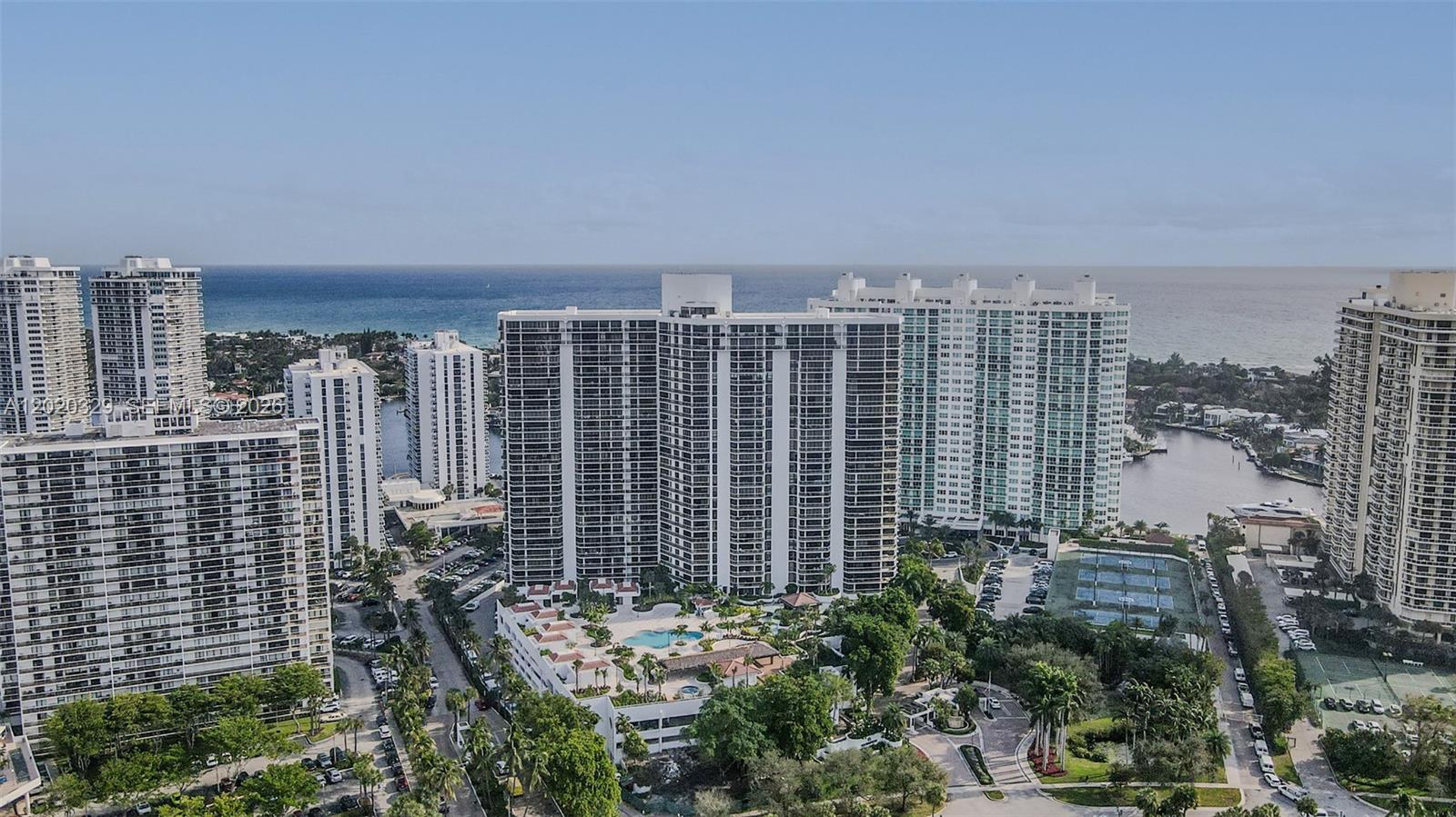 20281 E Country Clb Dr #2101 Aventura, FL 33180