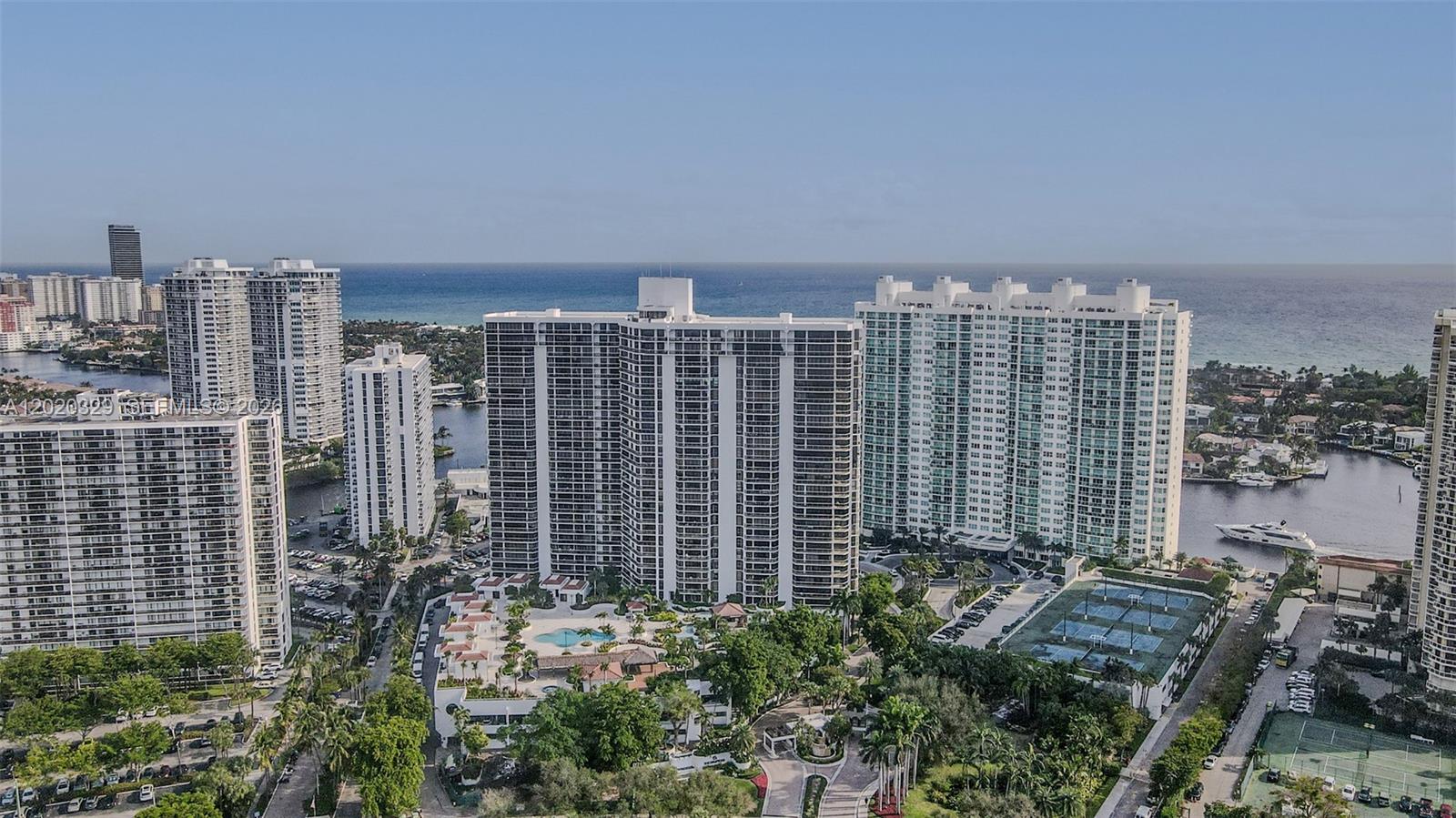 20281 E Country Clb Dr #2101 Aventura, FL 33180