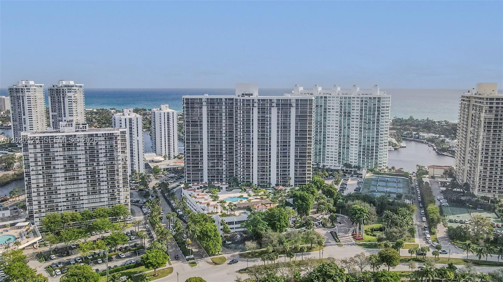20281 E Country Clb Dr #2101 Aventura, FL 33180