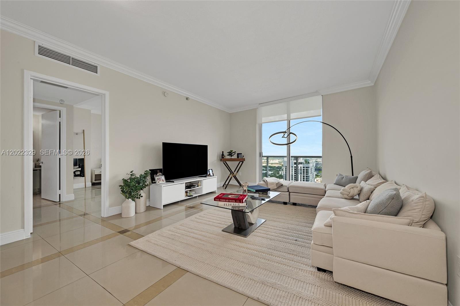 185 SW 7th St #4201 Miami, FL 33130