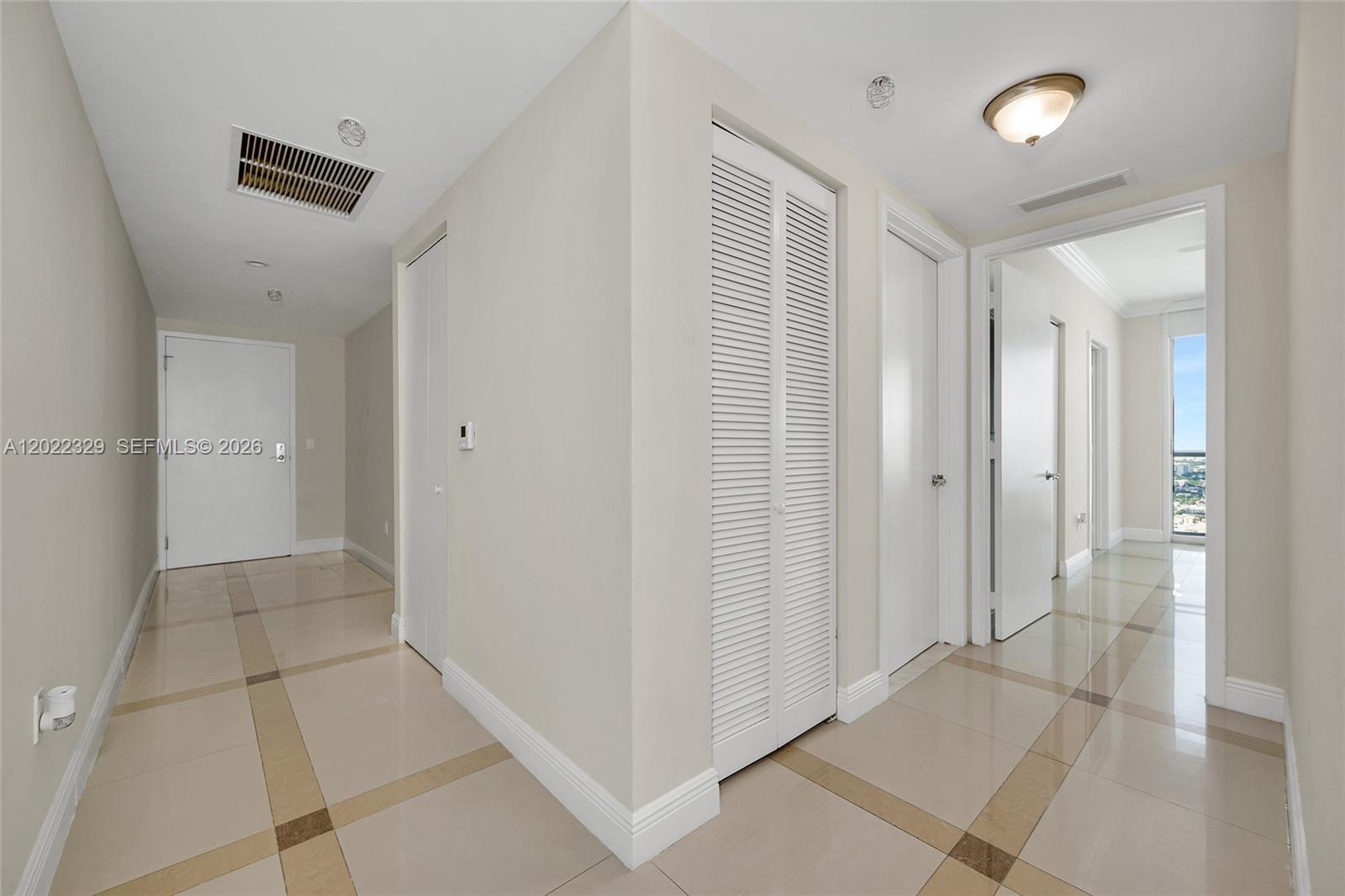 185 SW 7th St #4201 Miami, FL 33130