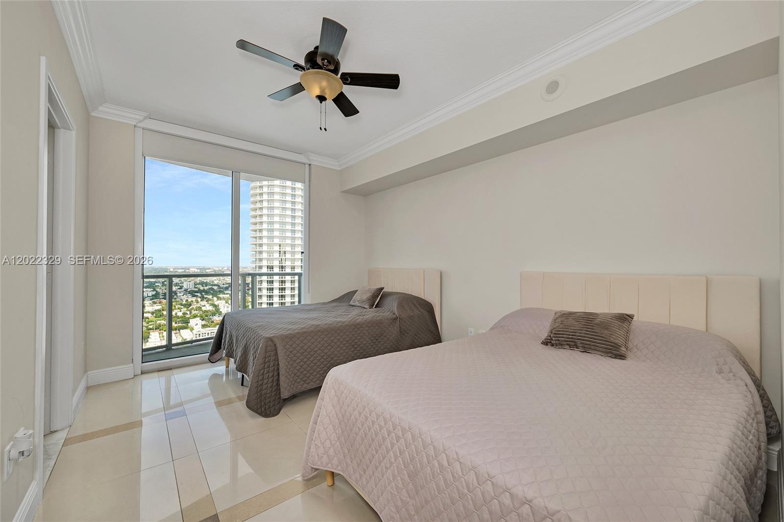 185 SW 7th St #4201 Miami, FL 33130