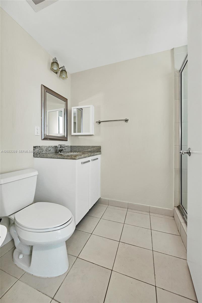 185 SW 7th St #4201 Miami, FL 33130
