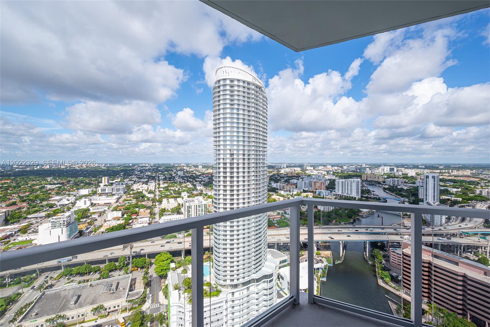 185 SW 7th St #4201 Miami, FL 33130