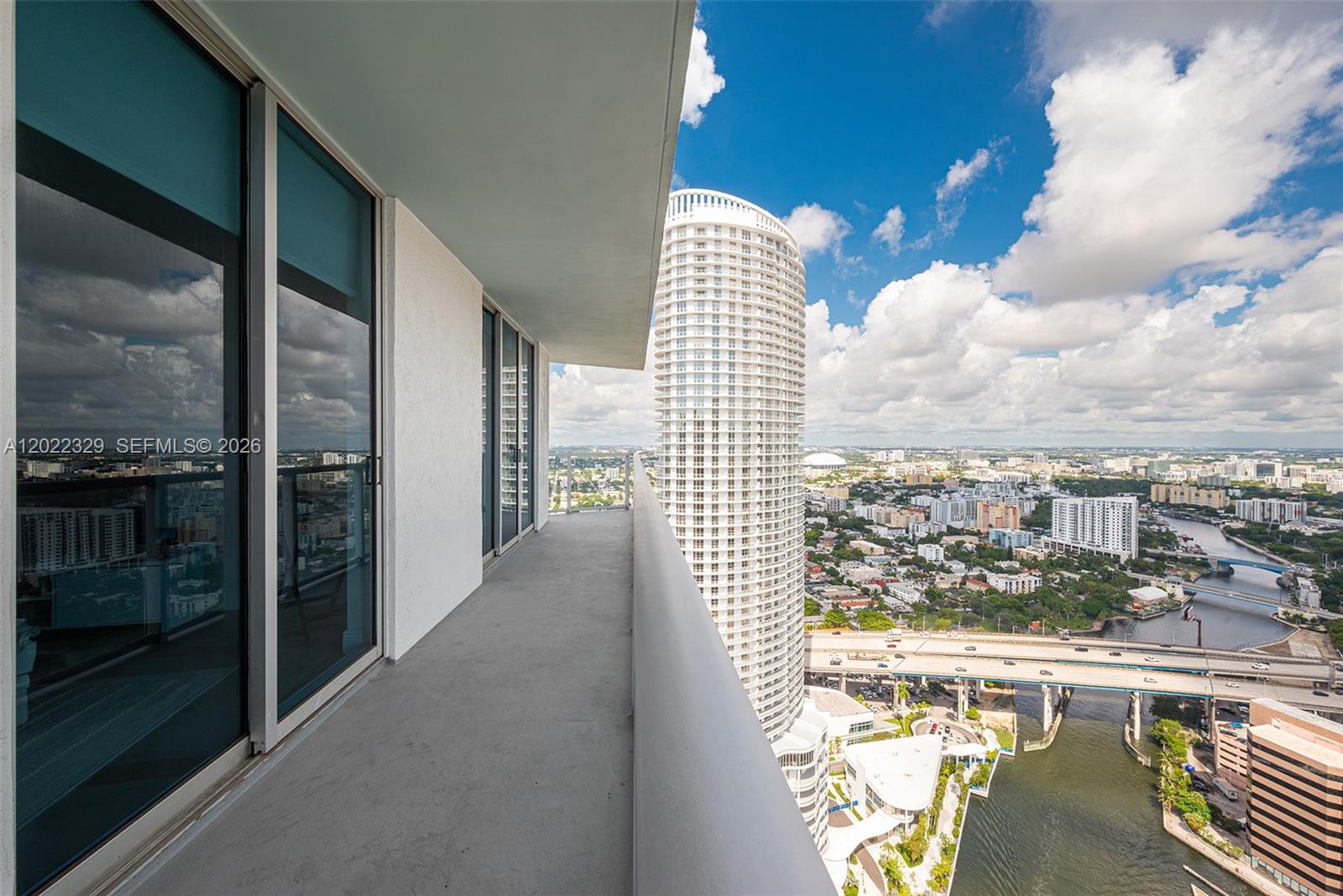 185 SW 7th St #4201 Miami, FL 33130