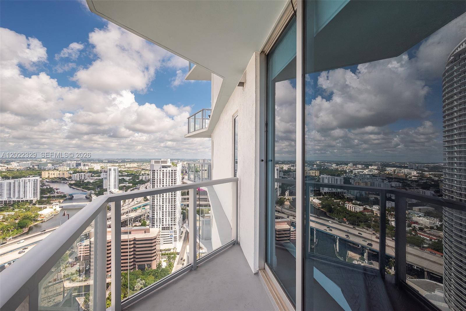185 SW 7th St #4201 Miami, FL 33130
