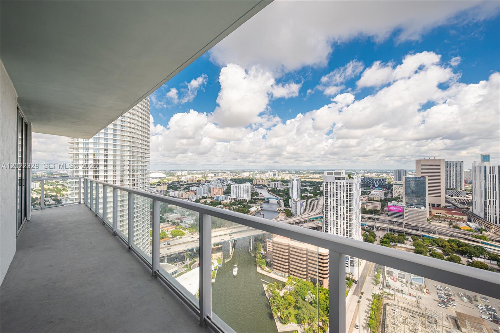 185 SW 7th St #4201 Miami, FL 33130