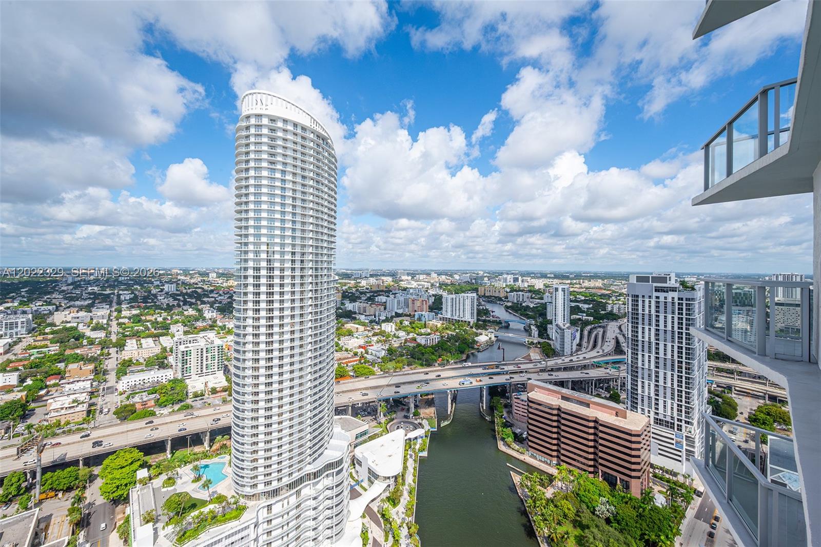 185 SW 7th St #4201 Miami, FL 33130