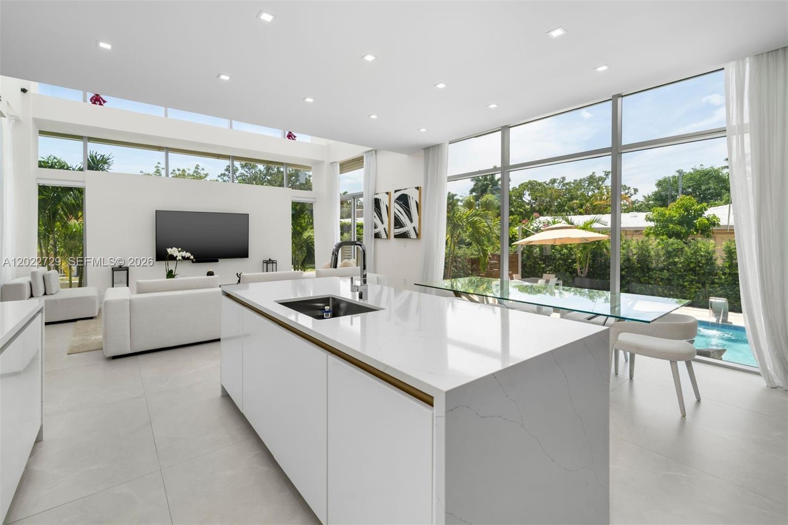1201 W 47th St Miami Beach, FL 33140