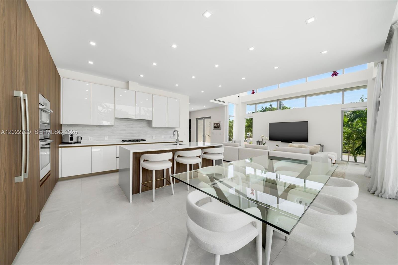 1201 W 47th St Miami Beach, FL 33140