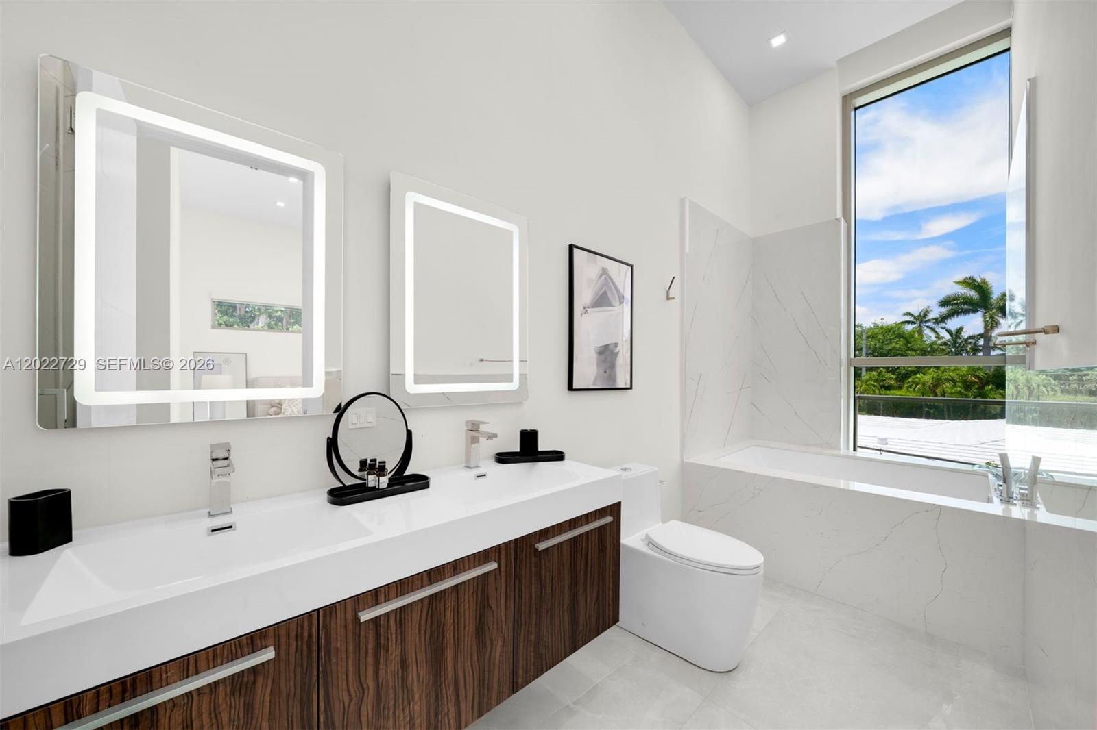 1201 W 47th St Miami Beach, FL 33140