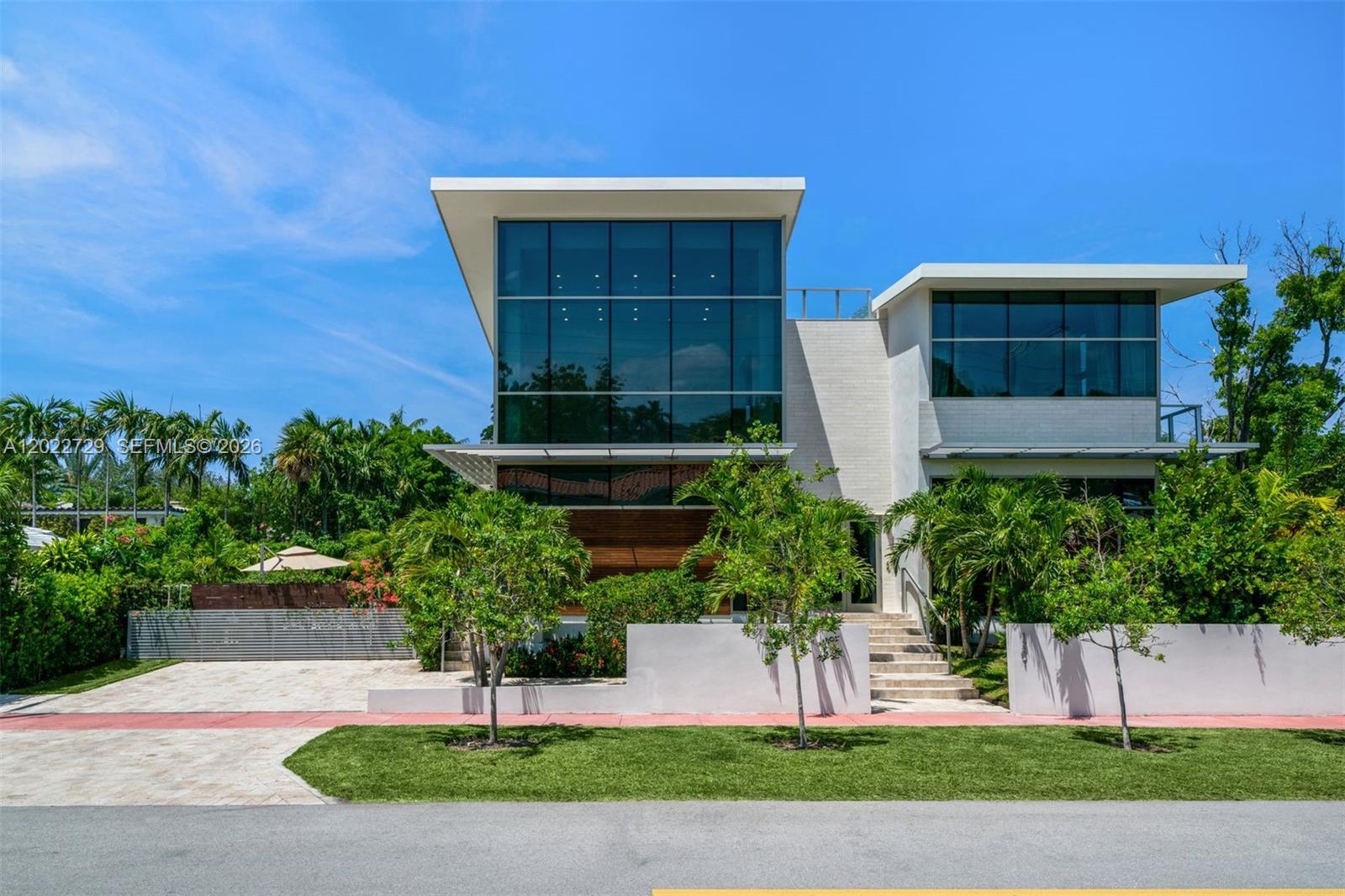1201 W 47th St Miami Beach, FL 33140