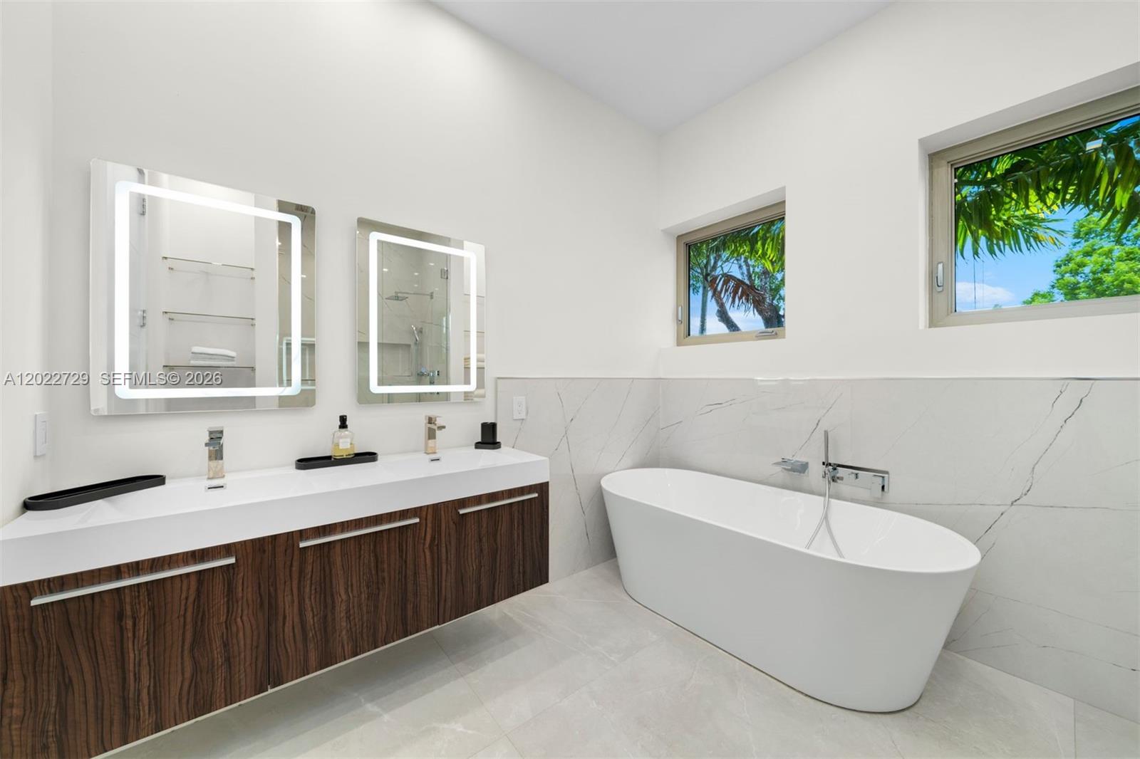1201 W 47th St Miami Beach, FL 33140