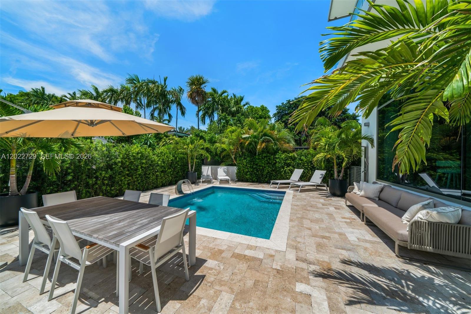 1201 W 47th St Miami Beach, FL 33140
