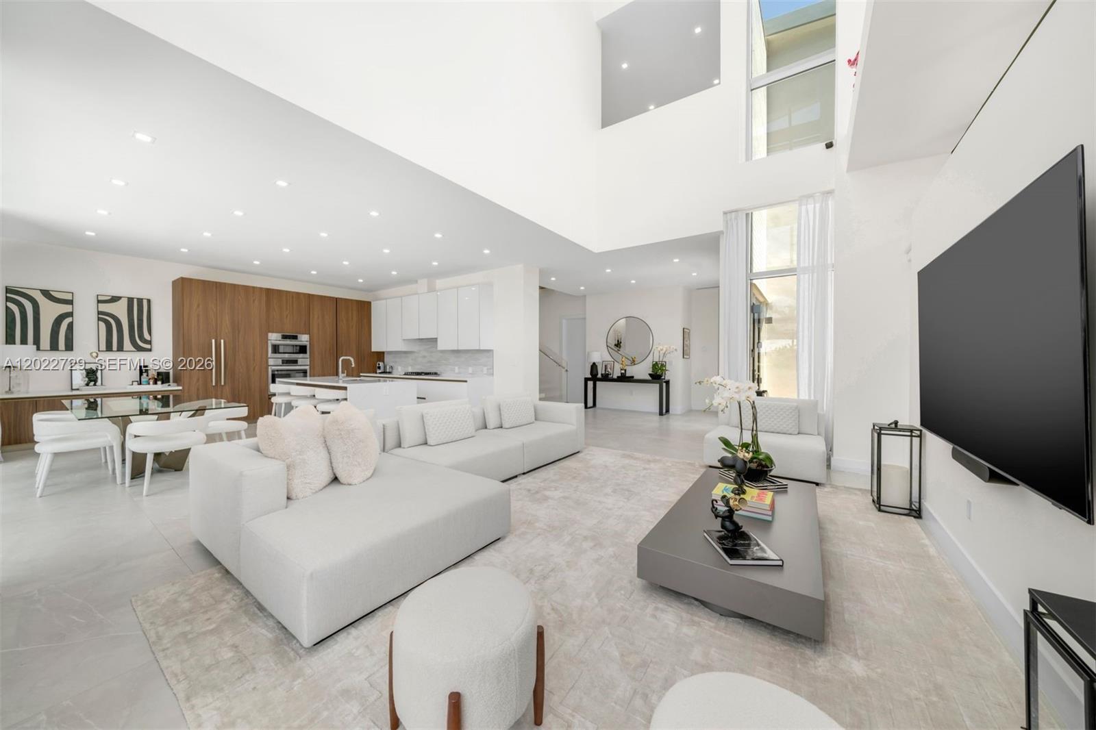 1201 W 47th St Miami Beach, FL 33140