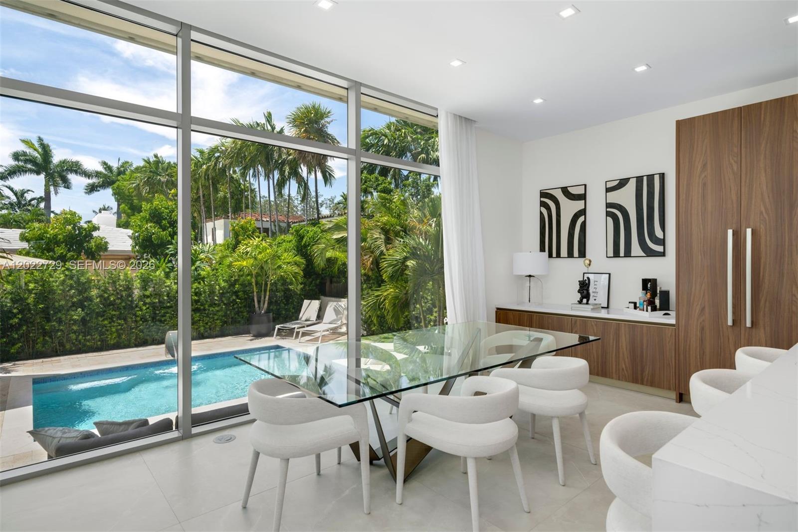 1201 W 47th St Miami Beach, FL 33140