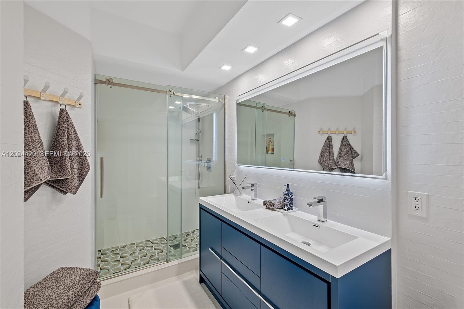 17145 N Bay Rd #4204 Sunny Isles Beach, FL 33160