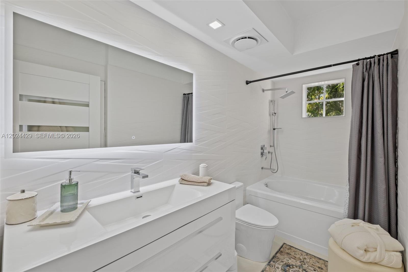 17145 N Bay Rd #4204 Sunny Isles Beach, FL 33160