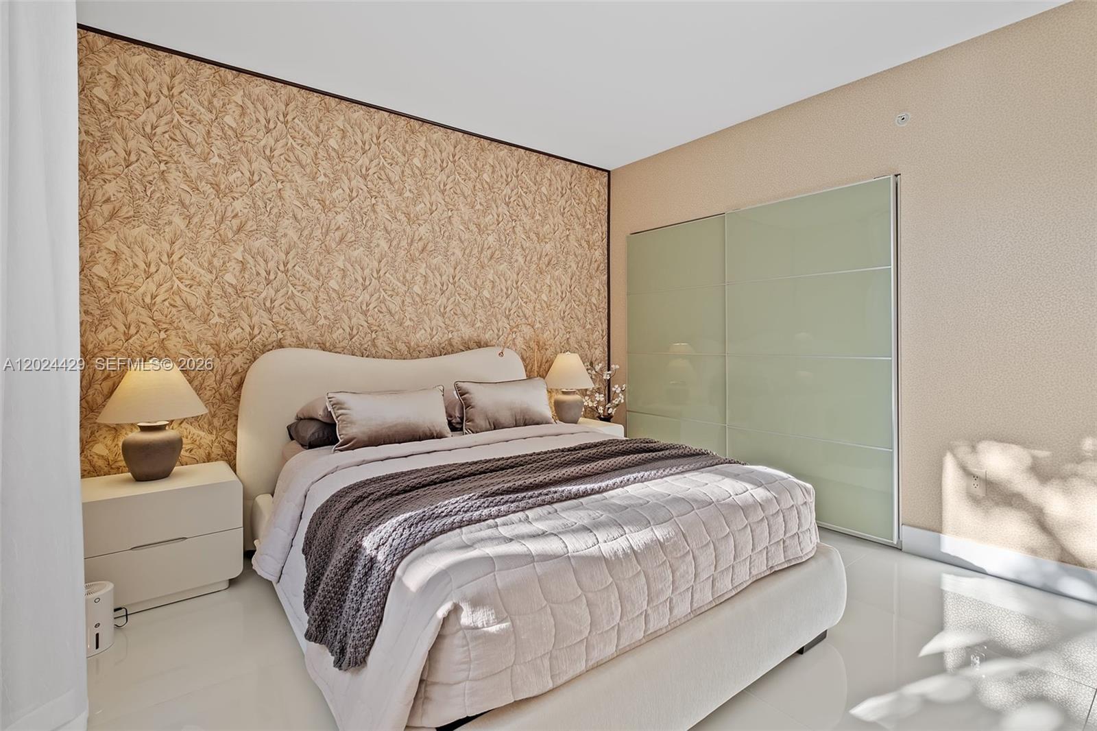 17145 N Bay Rd #4204 Sunny Isles Beach, FL 33160