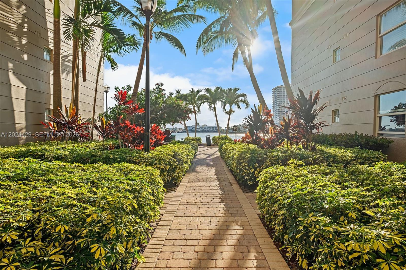 17145 N Bay Rd #4204 Sunny Isles Beach, FL 33160