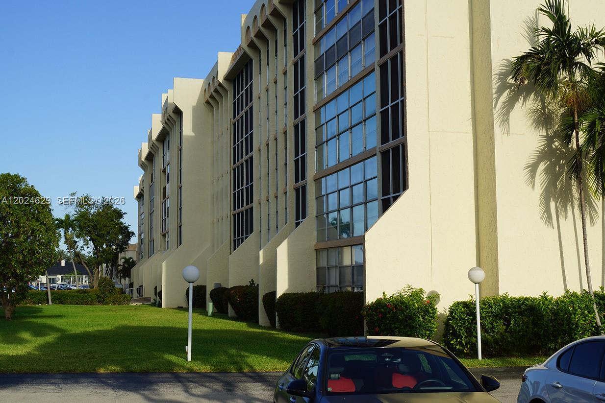 801 Three Iss Blvd #312 Hallandale Beach, FL 33009