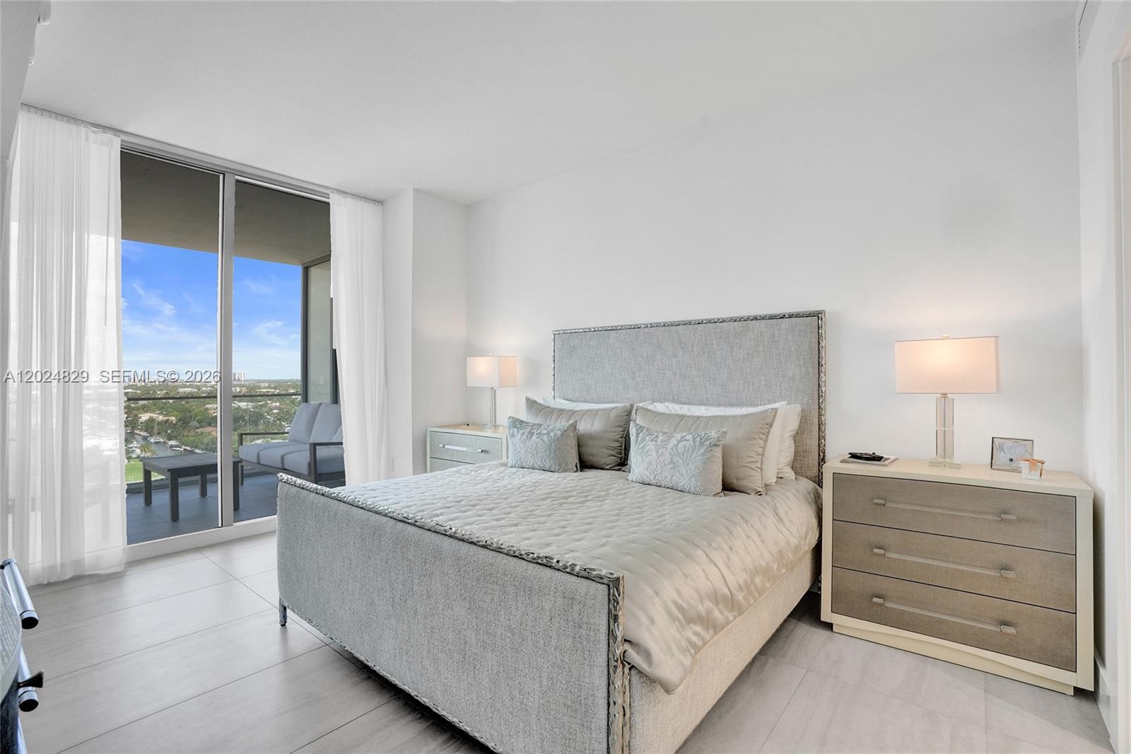 153 N Seabreeze #1403 Fort Lauderdale, FL 33304