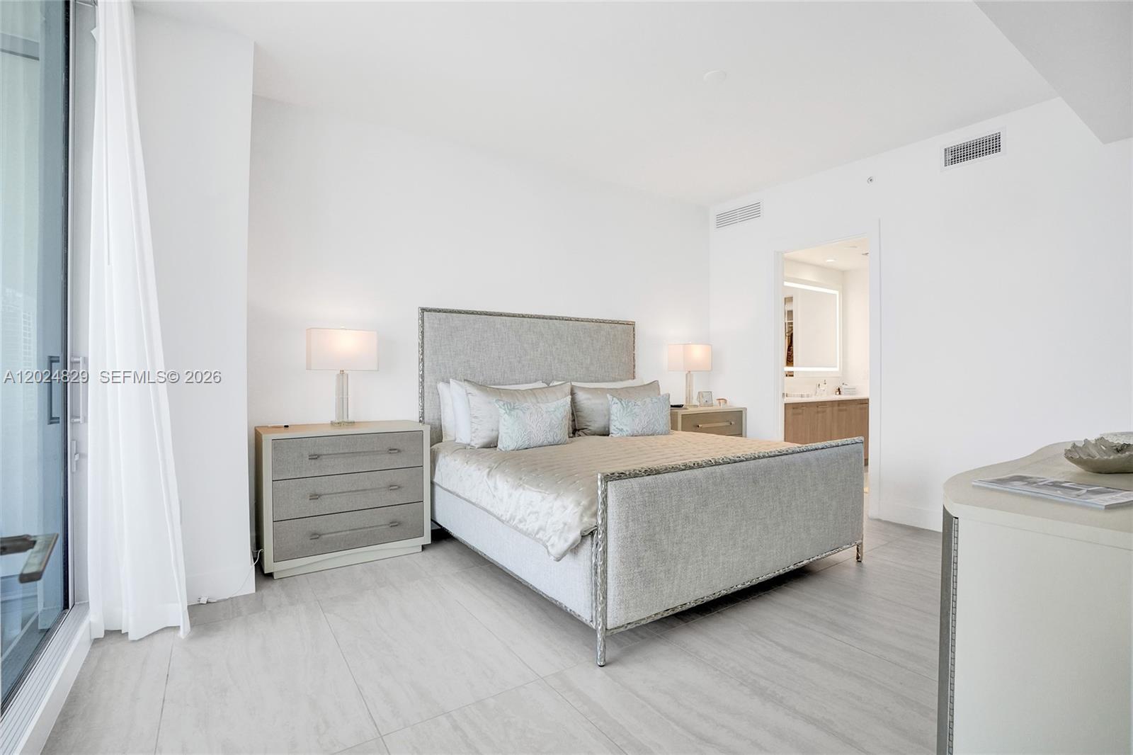153 N Seabreeze #1403 Fort Lauderdale, FL 33304