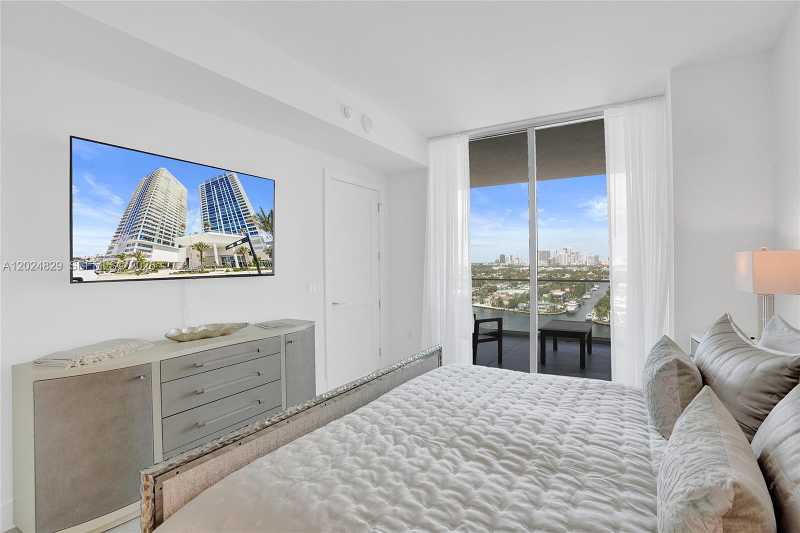 153 N Seabreeze #1403 Fort Lauderdale, FL 33304