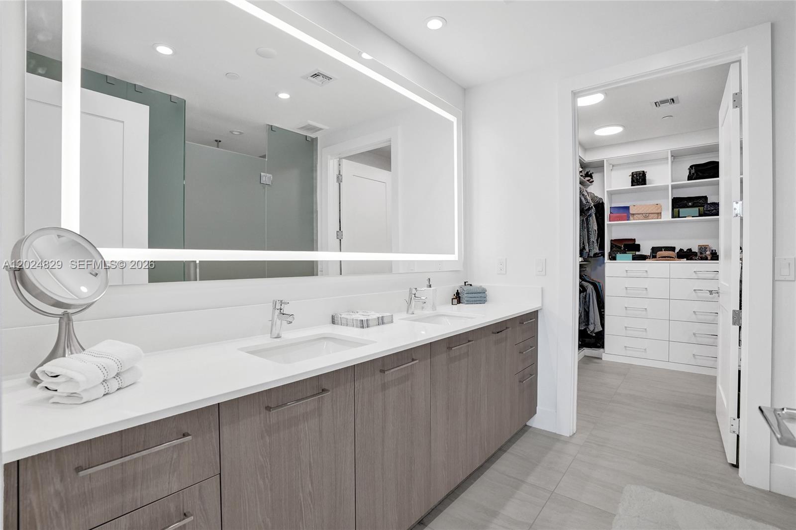 153 N Seabreeze #1403 Fort Lauderdale, FL 33304