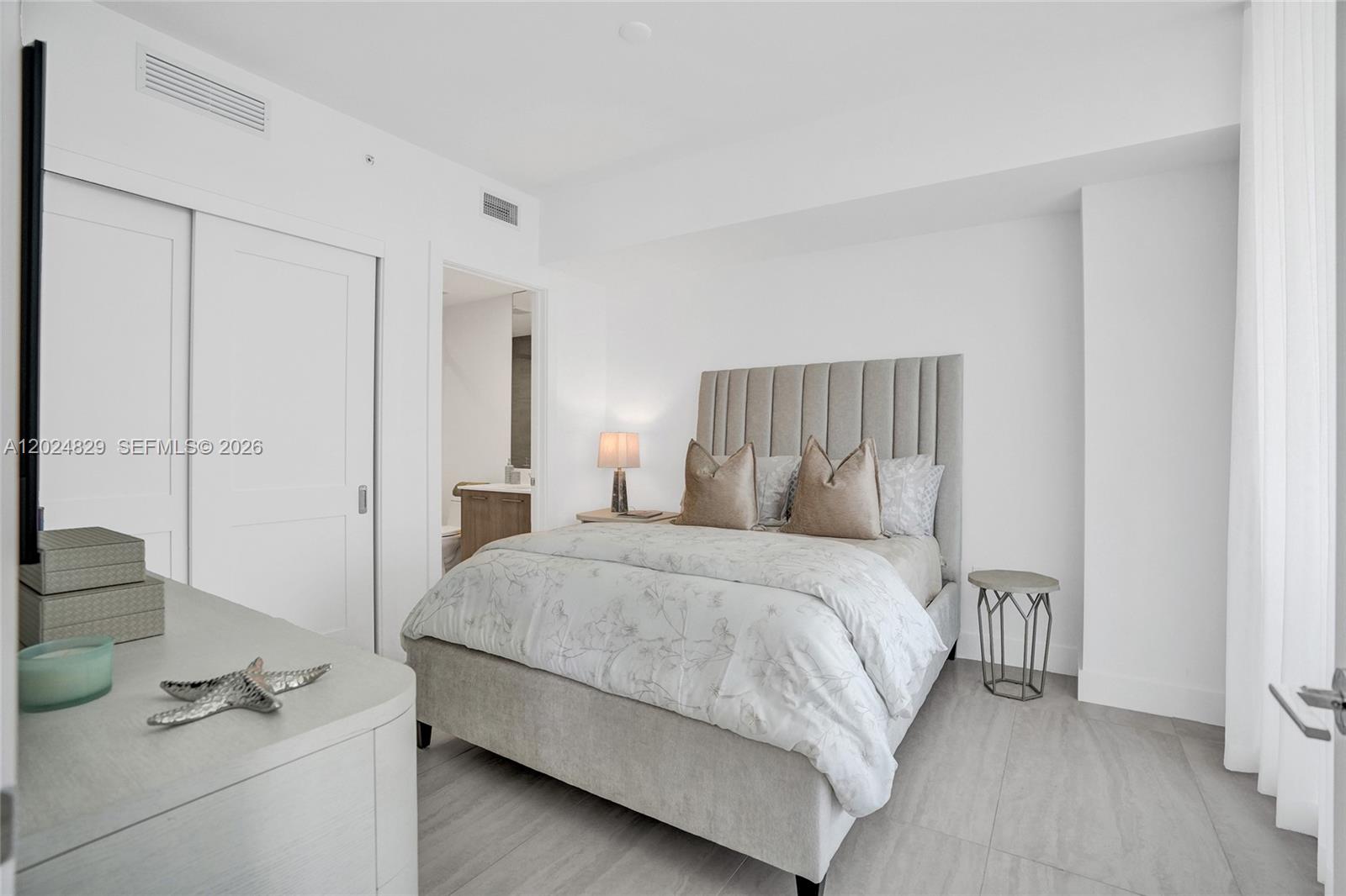 153 N Seabreeze #1403 Fort Lauderdale, FL 33304