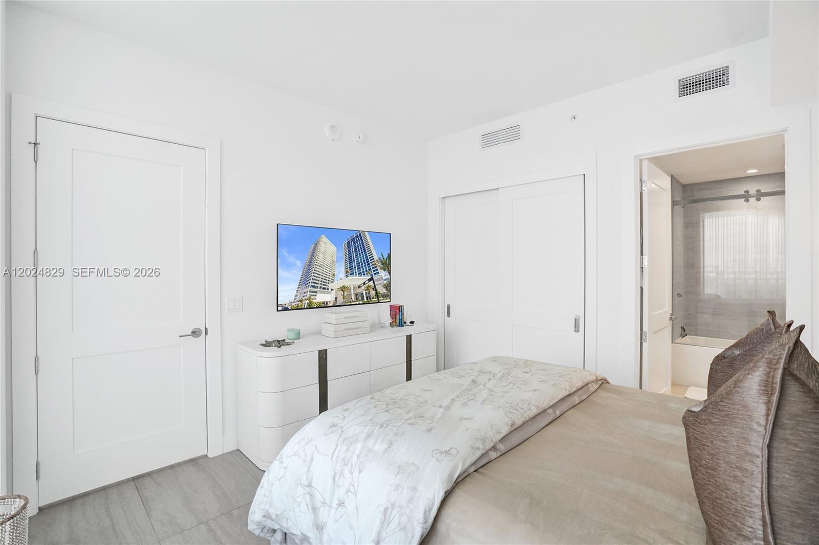 153 N Seabreeze #1403 Fort Lauderdale, FL 33304