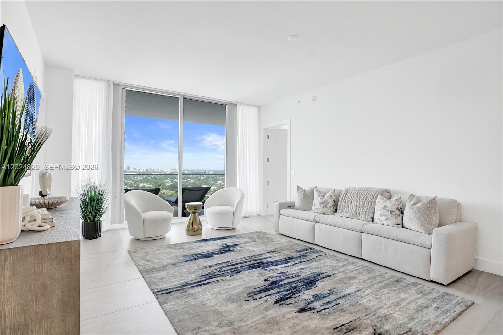 153 N Seabreeze #1403 Fort Lauderdale, FL 33304
