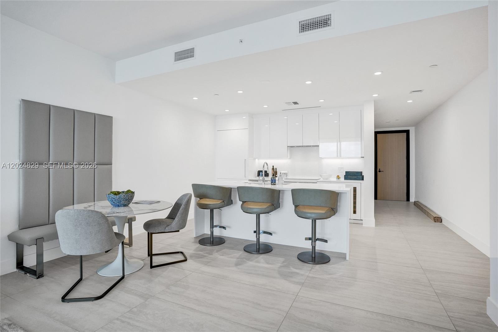 153 N Seabreeze #1403 Fort Lauderdale, FL 33304