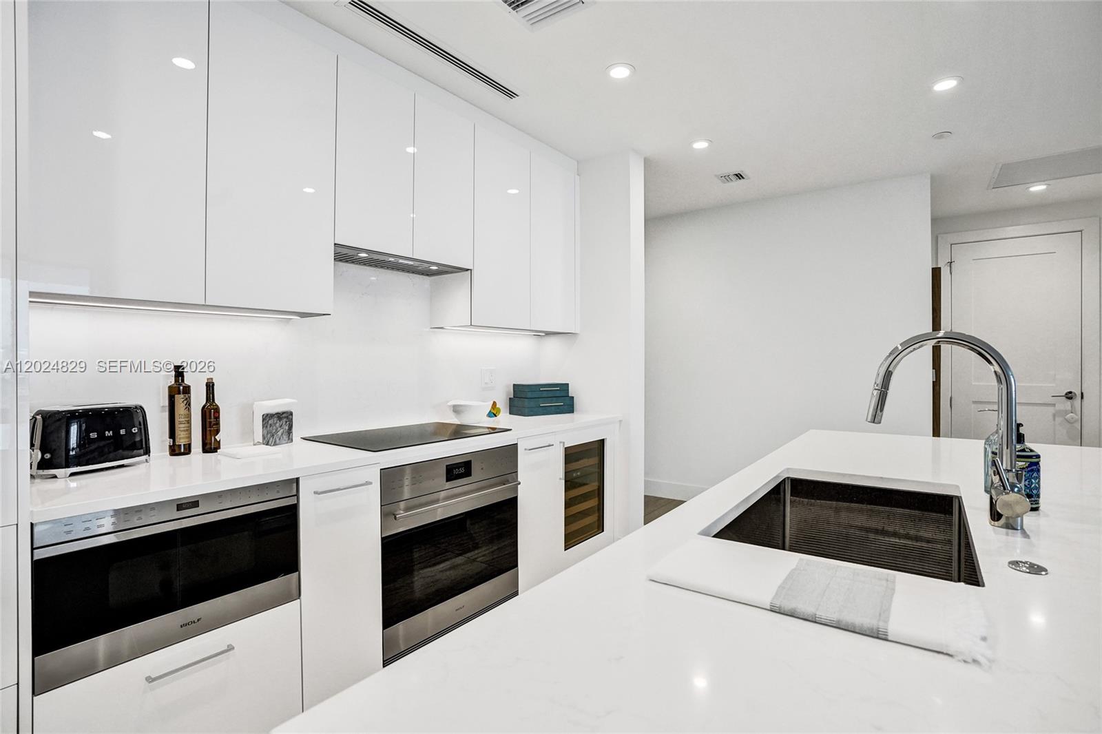 153 N Seabreeze #1403 Fort Lauderdale, FL 33304